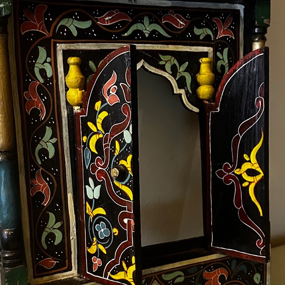 Vintage Moroccan painted wood frame with doors - Picture 4 of 6